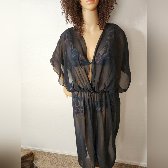 Beach Coverup - Picture 4 of 5